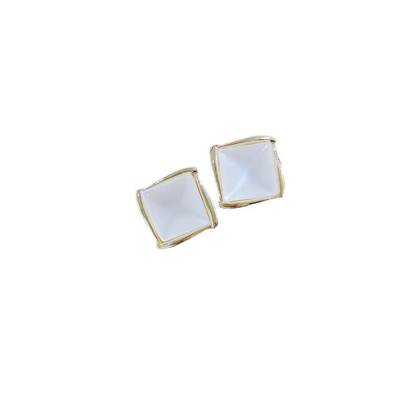 Korea S925 Silver Needle White Square Earrings for Women Simple Design Earring Wedding Jewelry for Girl Gifts
Korea S925 Silver Needle White Square Earrings for Women Simple Design Earring Wedding Jewelry for Girl Gifts