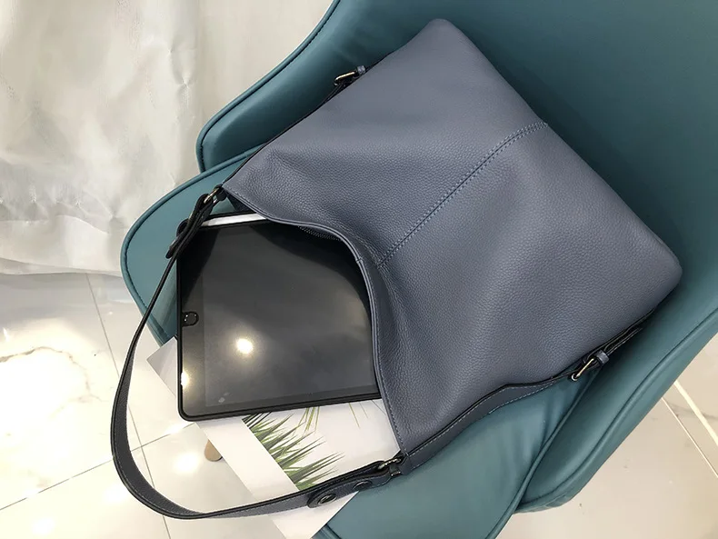 European style fashion single shoulder bag leather tote leather leather leather leather leather diagonal bag
European style fashion single shoulder bag leather tote leather leather leather leather leather diagonal bag
