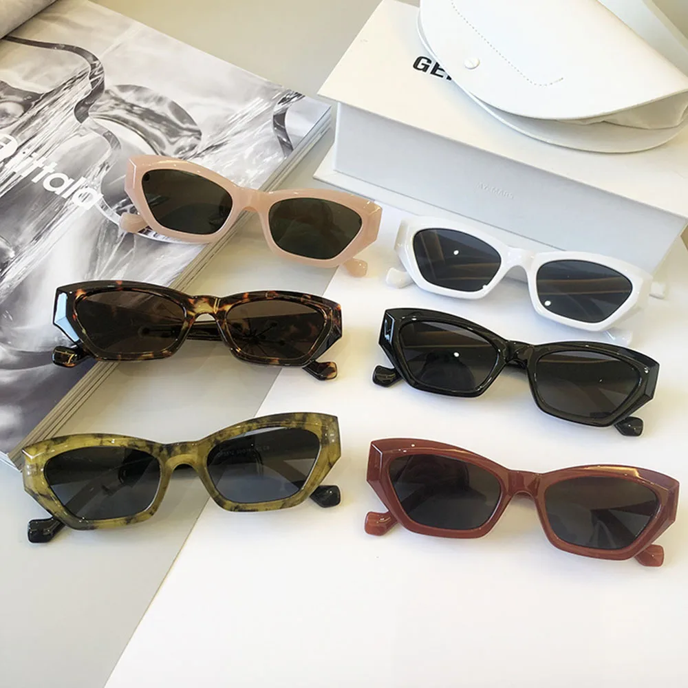 1pcs 2021new Small Frame Sunglasses Women Fashion Vintage Cat Eye Sun Glasses Men Retro Brand Design Wild Street Eyewear UV400
1pcs 2021new Small Frame Sunglasses Women Fashion Vintage Cat Eye Sun Glasses Men Retro Brand Design Wild Street Eyewear UV400