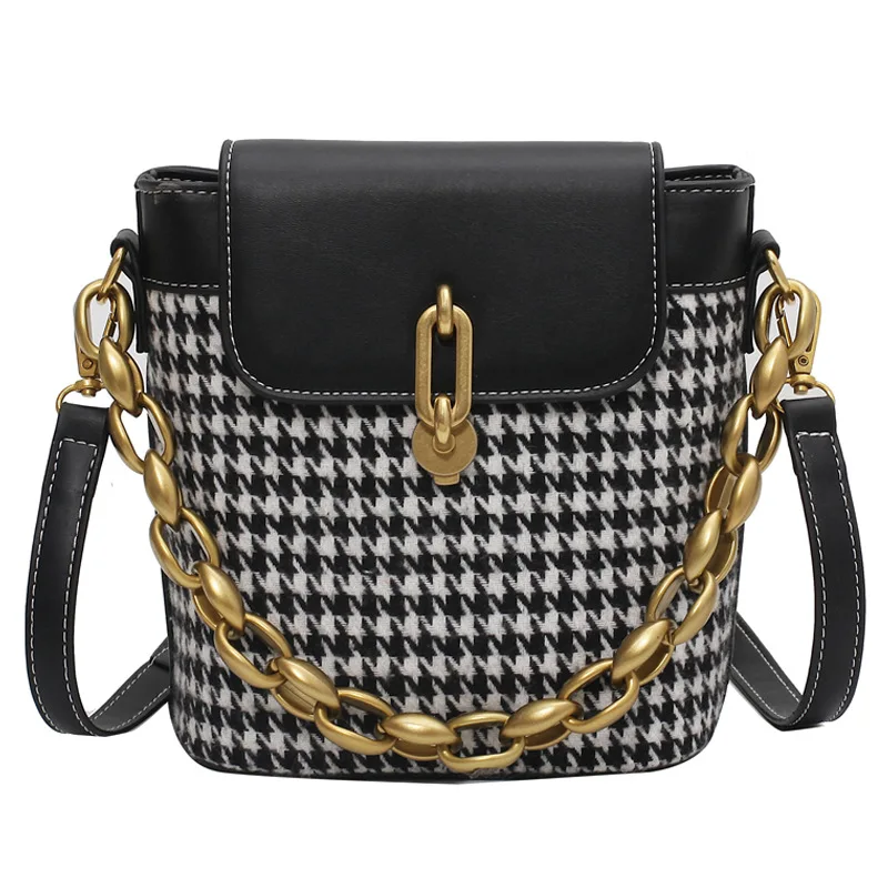 This year's fashion new fashion Joker style messenger bag net red small hand bucket bag
This year's fashion new fashion Joker style messenger bag net red small hand bucket bag