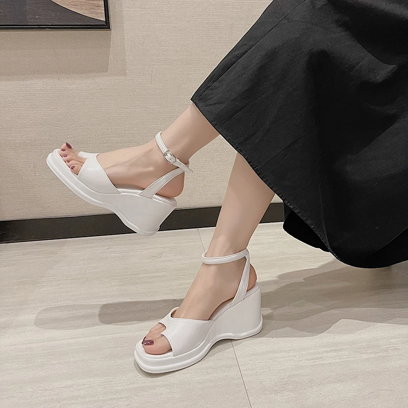 2021 Summer New Thick-Soled Word with Wedge Heel Female Sandals Beach Casual Shoes High-Heeled Roman Shoes
2021 Summer New Thick-Soled Word with Wedge Heel Female Sandals Beach Casual Shoes High-Heeled Roman Shoes