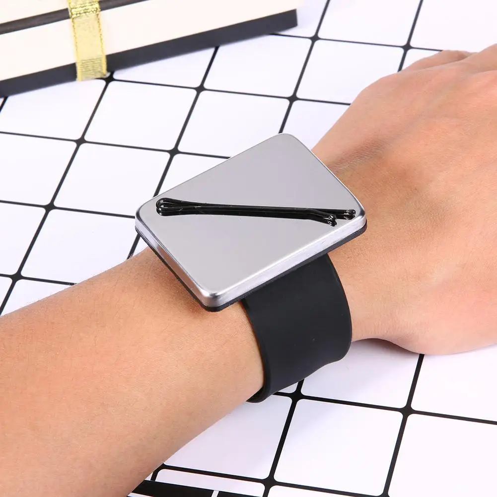 Salon Magnetic Bracelet Wrist Band Strap Hair Clip Hairdressing Wrist Band Strap Belt Hair Clip Barber Hairdressing Styling Tool
Salon Magnetic Bracelet Wrist Band Strap Hair Clip Hairdressing Wrist Band Strap Belt Hair Clip Barber Hairdressing Styling Tool