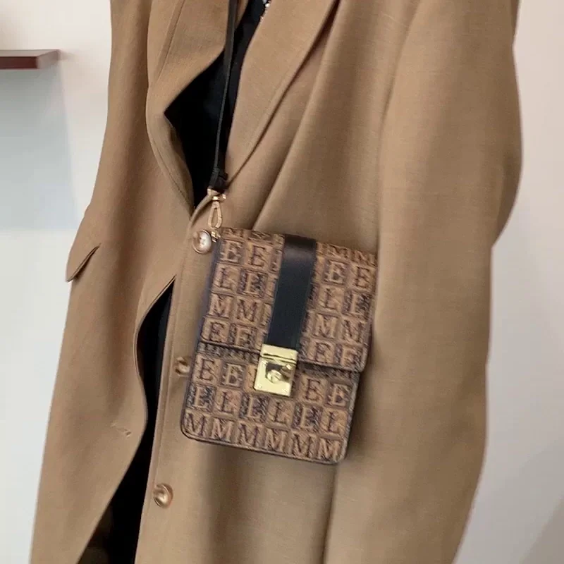 2021 New Brand Fashion High-Quality Texture All-Match Western Style Niche Women'S Single Shoulder Diagonal Mobile Phone Bag
2021 New Brand Fashion High-Quality Texture All-Match Western Style Niche Women'S Single Shoulder Diagonal Mobile Phone Bag
