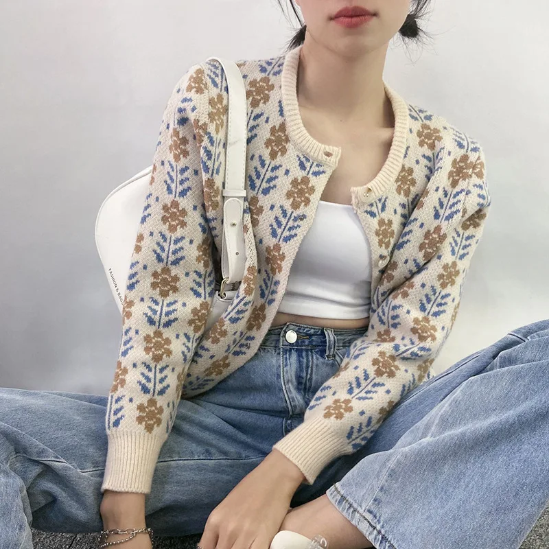 Women O Neck Women Button Hipster Cardigan Long Sleeve Flower Print Sweater Autumn Winter Knitted Outwear Jumper Casual Clothes
Women O Neck Women Button Hipster Cardigan Long Sleeve Flower Print Sweater Autumn Winter Knitted Outwear Jumper Casual Clothes