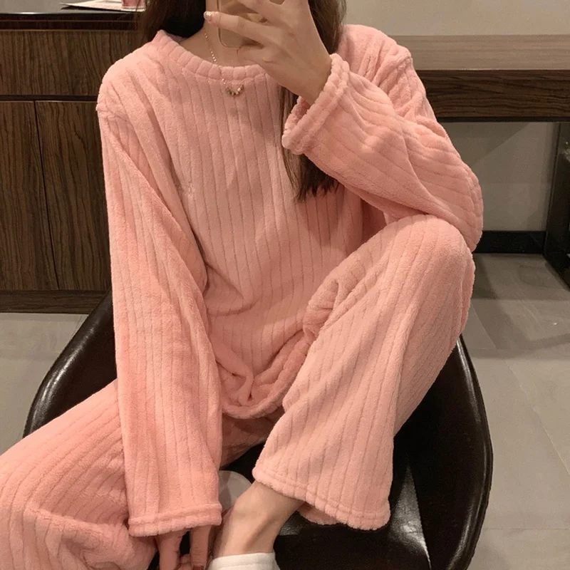 Coral Velvet Pajamas Women's Autumn and Winter Thickened Plush 2021 New Net Red Flannel Home Clothes
Coral Velvet Pajamas Women's Autumn and Winter Thickened Plush 2021 New Net Red Flannel Home Clothes