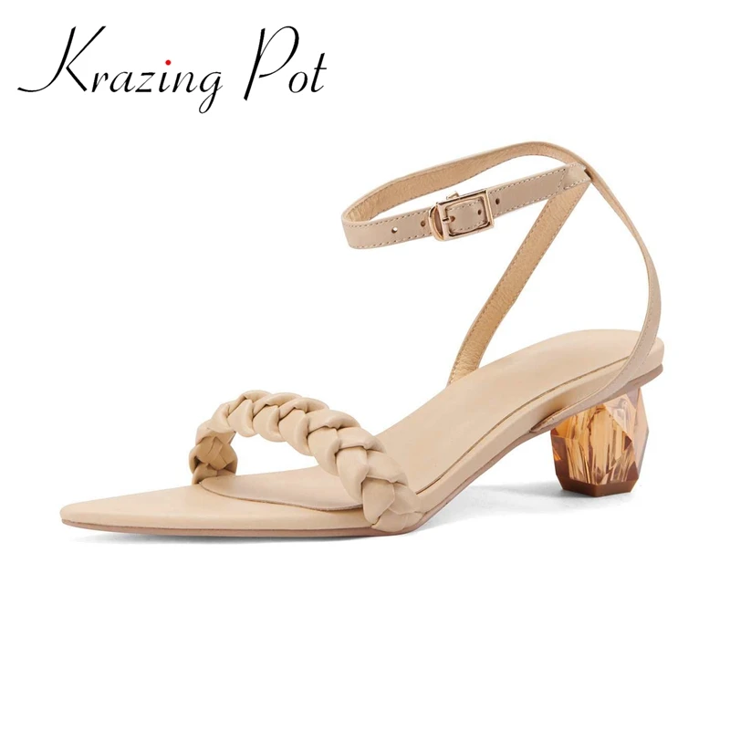 Krazing pot plus size genuine leather pointed toe med heels strang style weave streetwear buckle straps women sandals shoes L2f2
Krazing pot plus size genuine leather pointed toe med heels strang style weave streetwear buckle straps women sandals shoes L2f2