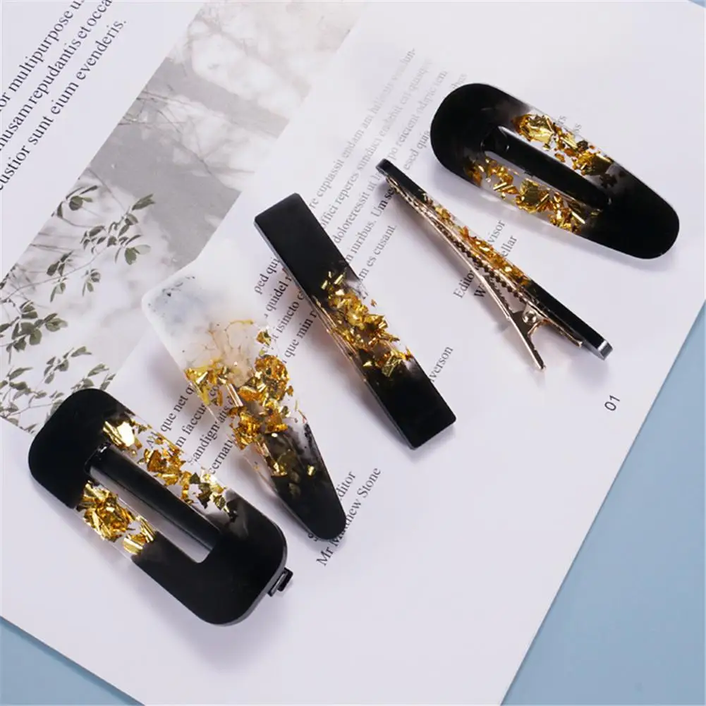 Crystal Epoxy Molds Are Easy To Demold. Handmade Silicone Hair Accessories Molds Are Used To Make Hair Clip Keychains.
Crystal Epoxy Molds Are Easy To Demold. Handmade Silicone Hair Accessories Molds Are Used To Make Hair Clip Keychains.