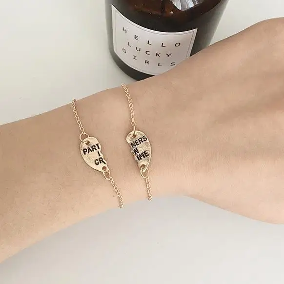new European and American foreign trade jewelry good friend lovers Bracelet heart-shaped splicing hand accessories
new European and American foreign trade jewelry good friend lovers Bracelet heart-shaped splicing hand accessories