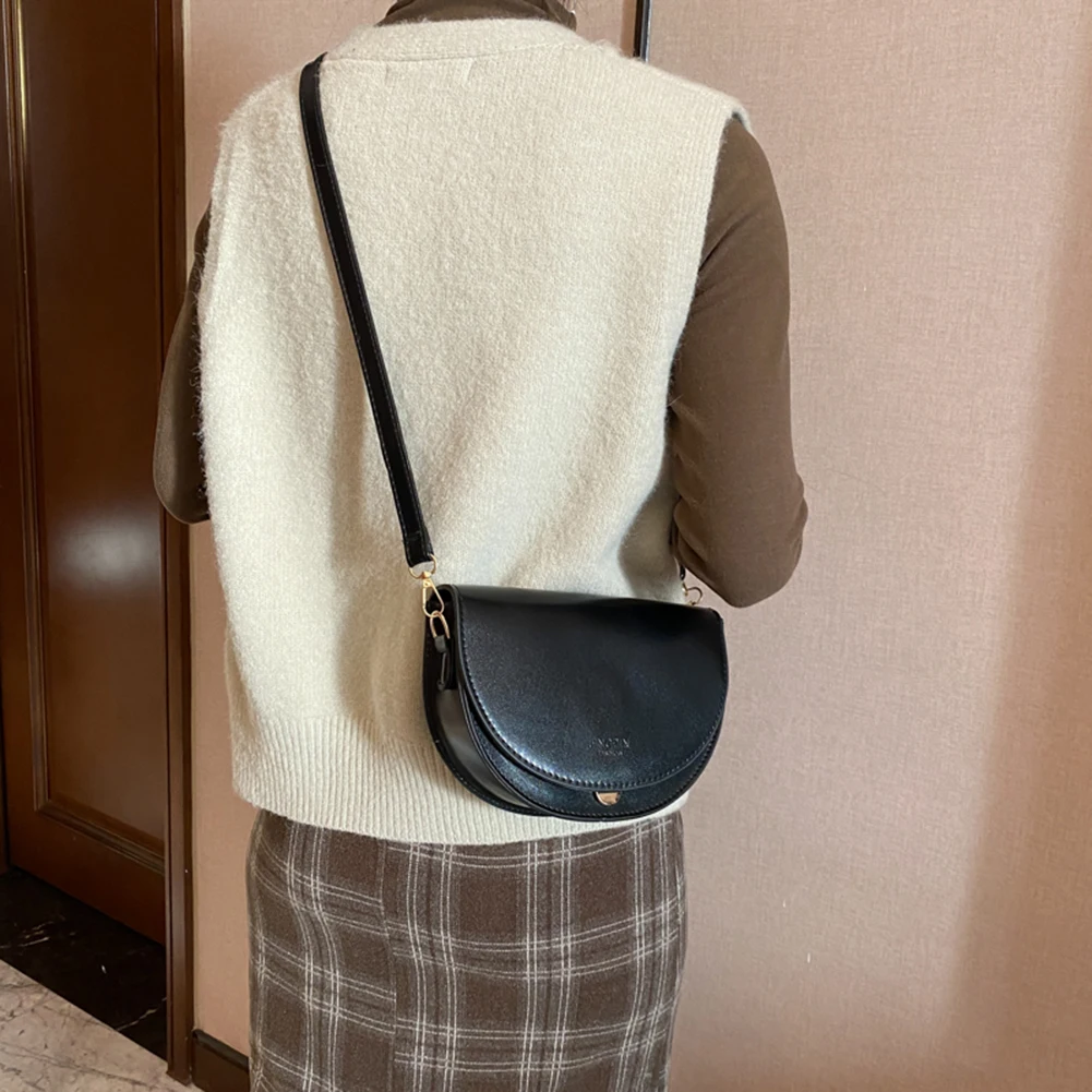 Solid Color Shoulder Messenger Bag Fashion Chain Curved PU Leather Crossbody Bags Women Handbags Totes Bags Clutch Bag 
Solid Color Shoulder Messenger Bag Fashion Chain Curved PU Leather Crossbody Bags Women Handbags Totes Bags Clutch Bag