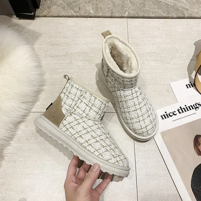 2021winter new women's short snow boots all-in-one nude boots star plush waterproof warmth and color matching large size fashion
2021winter new women's short snow boots all-in-one nude boots star plush waterproof warmth and color matching large size fashion