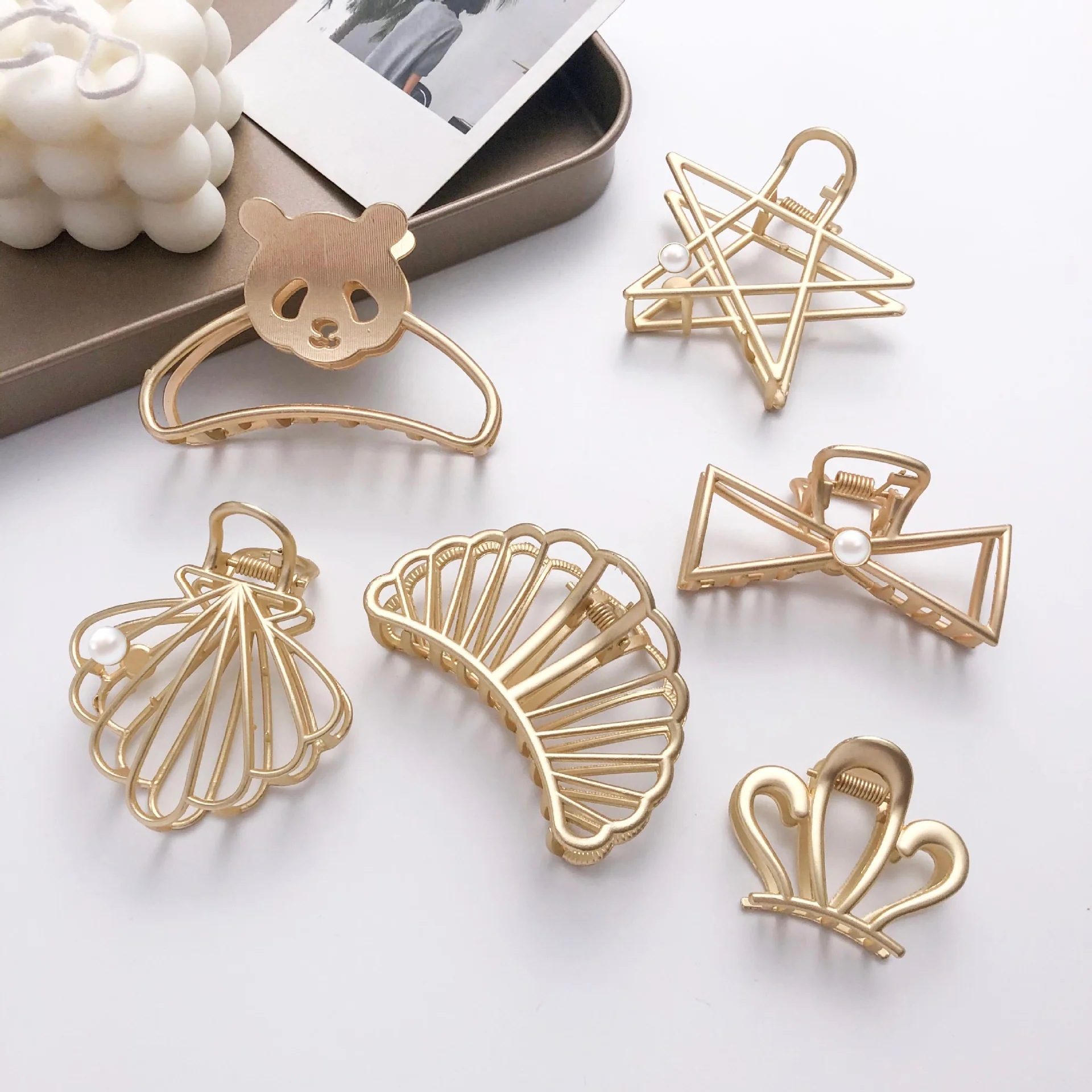 Ins Simple Style Metal Clip Hairpin Large Bath Hair Claws European And American Vintage Hair Accessories Korean Headwear
Ins Simple Style Metal Clip Hairpin Large Bath Hair Claws European And American Vintage Hair Accessories Korean Headwear