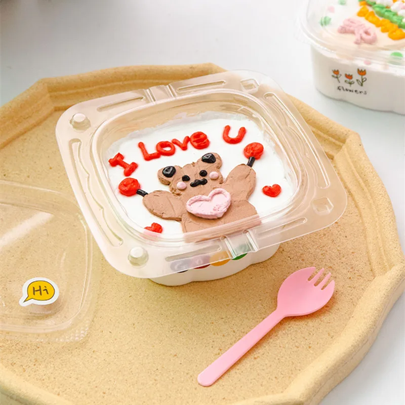 50pcs Portable Transparent Flower Basket Cake Box Hand-painted Mousse Melaleuca Soy Milk Fruit Salad Picnic Baking Packaging Box
50pcs Portable Transparent Flower Basket Cake Box Hand-painted Mousse Melaleuca Soy Milk Fruit Salad Picnic Baking Packaging Box