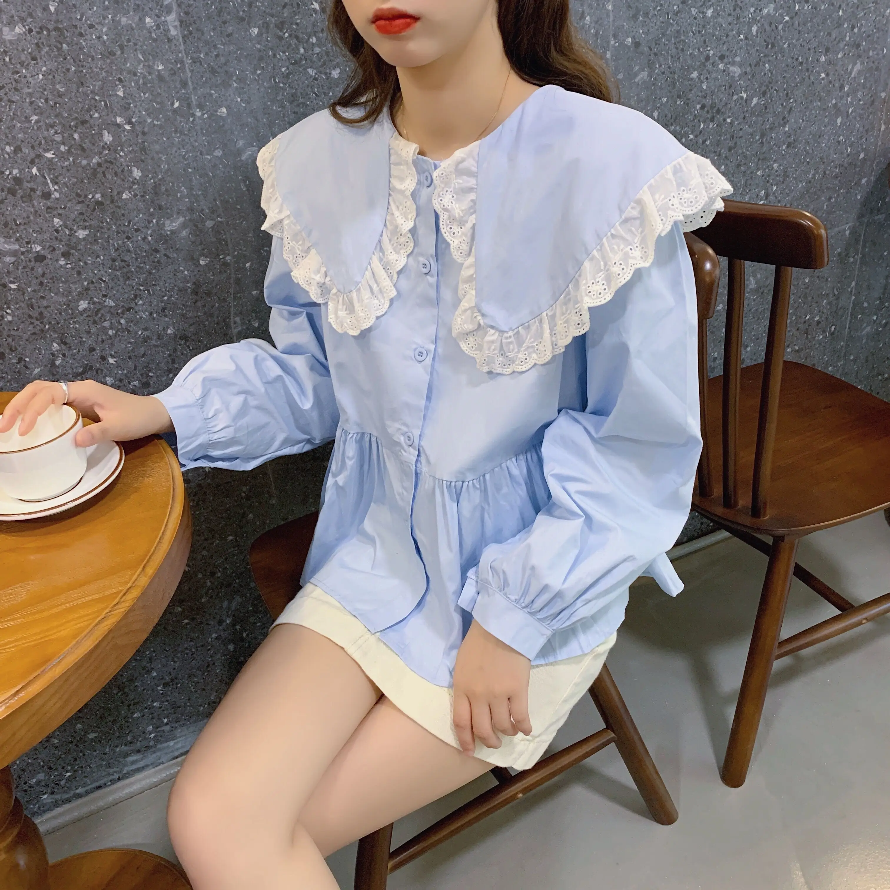 Women 2021 Sweet Fashion With Peter pan Collar Ruffled Blouses Vintage Long Sleeve Button-up Female Shirts Chic Tops
Women 2021 Sweet Fashion With Peter pan Collar Ruffled Blouses Vintage Long Sleeve Button-up Female Shirts Chic Tops