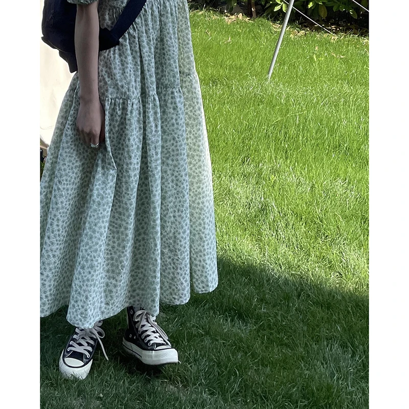 2021 summer new sweet green picnic floral skirt puff sleeve French fashion temperament dress women
2021 summer new sweet green picnic floral skirt puff sleeve French fashion temperament dress women