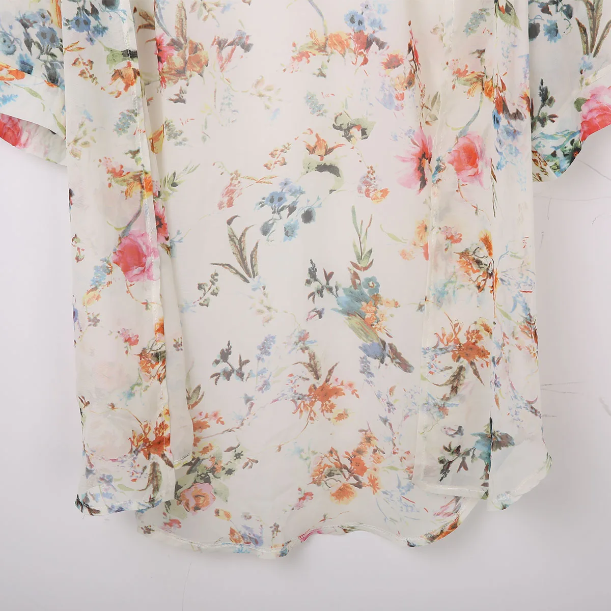 Floral Beach Chiffon Loose Shawl Kimono Cardigan Top 2018 Summer Woman Long Sleeve Floral Print Blouse Women Coat 
Floral Beach Chiffon Loose Shawl Kimono Cardigan Top 2018 Summer Woman Long Sleeve Floral Print Blouse Women Coat