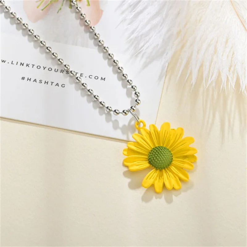 Sunflower girlfriends necklace female student version of simple sun flower plant pendant sisters ornaments female Wholesale
Sunflower girlfriends necklace female student version of simple sun flower plant pendant sisters ornaments female Wholesale