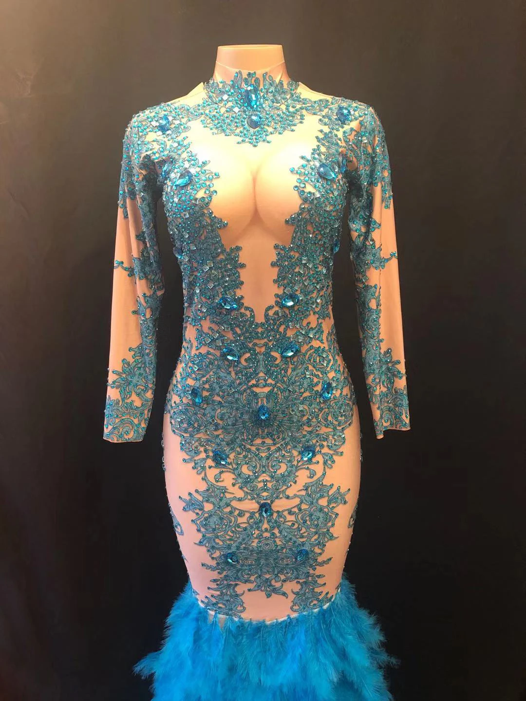 Women Handmade Long Dress 2021 Blue Feather Diamond Elastic Dress Stage Costume Birthday Celebrate Singer Performance Costume
Women Handmade Long Dress 2021 Blue Feather Diamond Elastic Dress Stage Costume Birthday Celebrate Singer Performance Costume