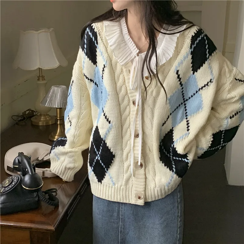 Korean Loose Contrast Color Argyle V-Neck Knitted Sweater Coats Cardigan Jacket Women Long Sleeved Casual Fashion Outerwear
Korean Loose Contrast Color Argyle V-Neck Knitted Sweater Coats Cardigan Jacket Women Long Sleeved Casual Fashion Outerwear