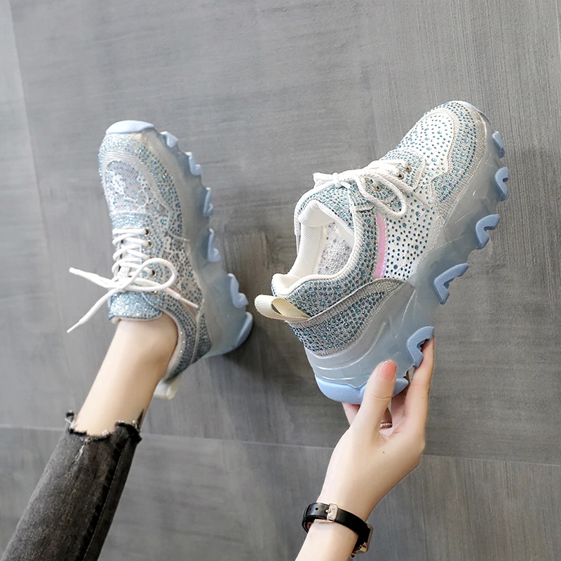 Women Vulcanized Jawakye Platform Jelly Shoes 2021 New Women Sneakers Fashion Lace Up Mesh Breathable Flats Bling Crystal Shoes
Women Vulcanized Jawakye Platform Jelly Shoes 2021 New Women Sneakers Fashion Lace Up Mesh Breathable Flats Bling Crystal Shoes
