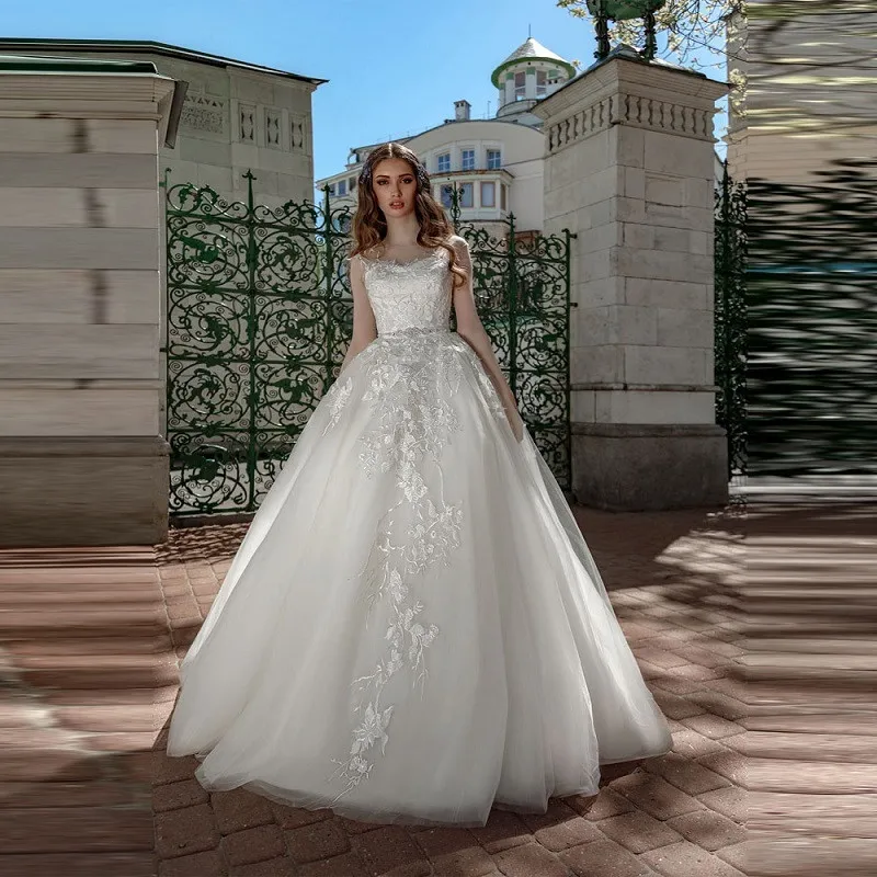 2021 White Ball Gown Lace Appliques Wedding Dress Lace Up Back Bridal Gowns Princess Robe De Mariage Spring Bride Dress
2021 White Ball Gown Lace Appliques Wedding Dress Lace Up Back Bridal Gowns Princess Robe De Mariage Spring Bride Dress