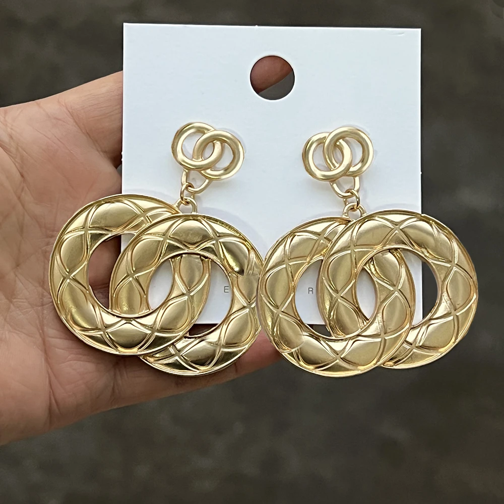 New Year Trendy Earrings New Winter Letters Rhinestone Hoop Earrings Female Personality Atmosphere Niche Design Earrings Jewelry
New Year Trendy Earrings New Winter Letters Rhinestone Hoop Earrings Female Personality Atmosphere Niche Design Earrings Jewelry