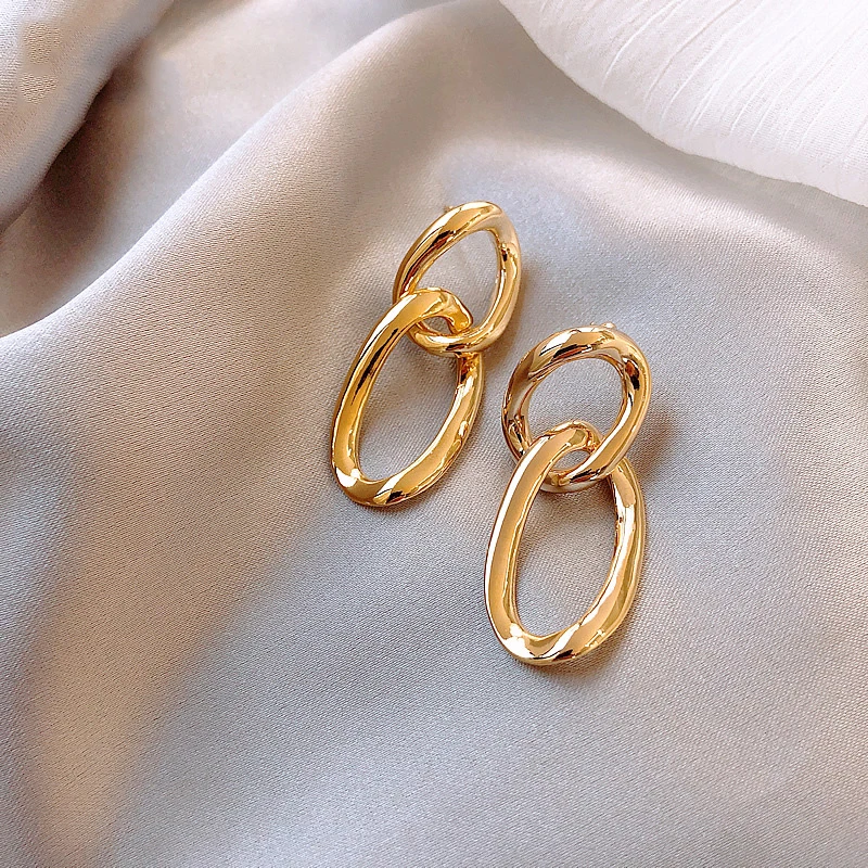 Classic exaggerated retro metal chain Drop earrings South Korean female jewelry European and American Simple ladies Earrings
Classic exaggerated retro metal chain Drop earrings South Korean female jewelry European and American Simple ladies Earrings