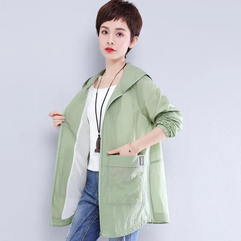 2021 Spring Summer New Breathable Sun Protection Clothing Women Thin Slim Windbreaker Femme Ladies Casual Hooded Coat G1174
2021 Spring Summer New Breathable Sun Protection Clothing Women Thin Slim Windbreaker Femme Ladies Casual Hooded Coat G1174