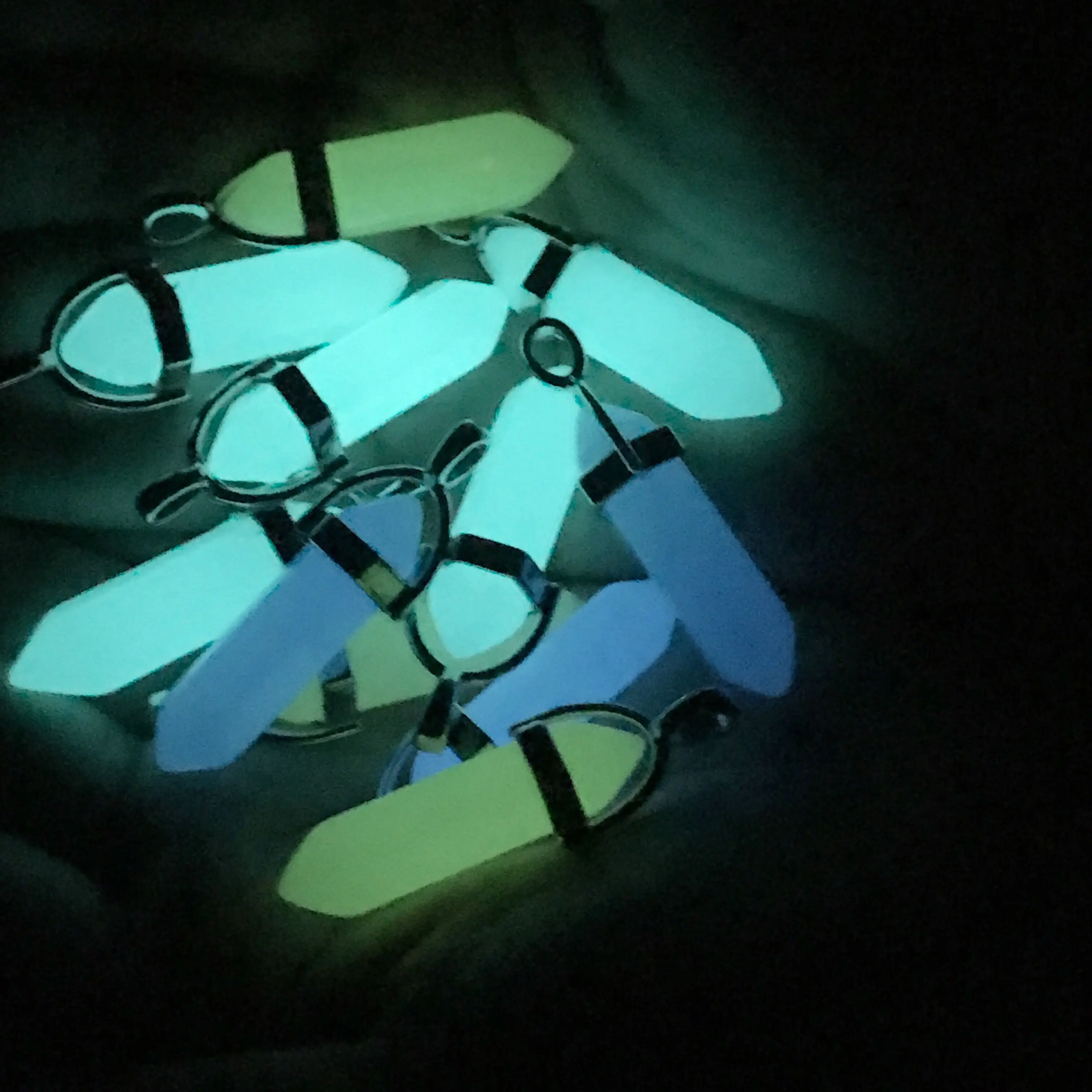 Новинка 2019 светящийся камень флуоресцентная шестигранная колонна ожерелье с