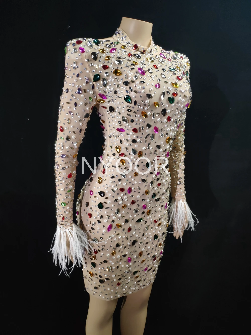 Sparkly Colorful Rhinestones Fether Sleeves Short Dress Fashion Prom Gown Evening Sexy See Through Crystals Birthday Party Dress
Sparkly Colorful Rhinestones Fether Sleeves Short Dress Fashion Prom Gown Evening Sexy See Through Crystals Birthday Party Dress