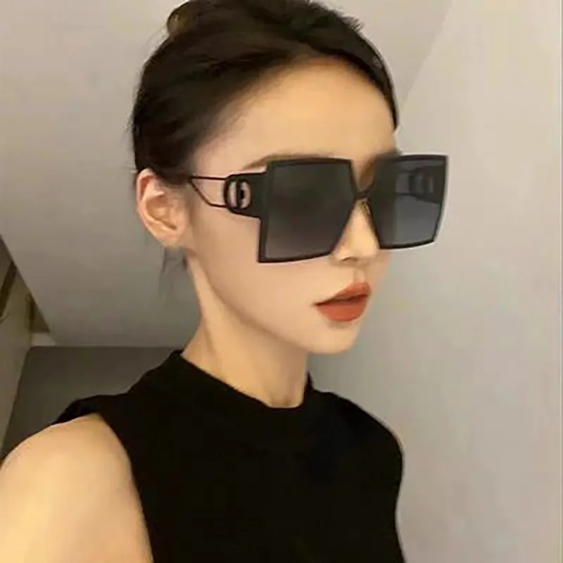 2021 Fashion New Square Oversized Sunglasses Women Luxury Vintage Hollowed Gradient Sun Glasses Female UV400 Gafas De Sol Mujer
2021 Fashion New Square Oversized Sunglasses Women Luxury Vintage Hollowed Gradient Sun Glasses Female UV400 Gafas De Sol Mujer