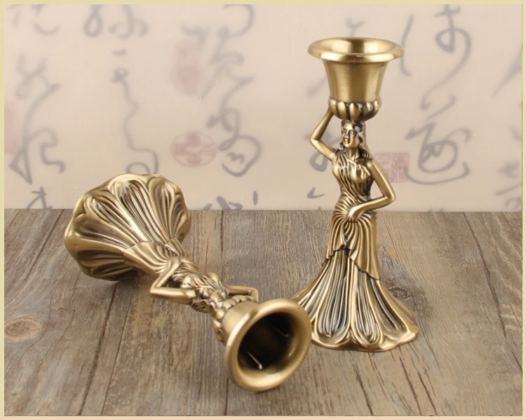American Modern Candlestick Luxury Golden Ornaments Dining Table Dinner Candlestick Romantic Bougeoir Home Decoration ED50ZT
American Modern Candlestick Luxury Golden Ornaments Dining Table Dinner Candlestick Romantic Bougeoir Home Decoration ED50ZT