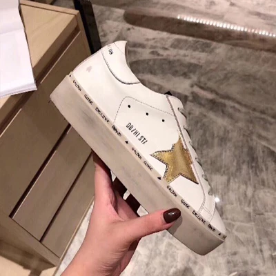 Новинка 2021, дизайнерские роскошные кроссовки на толстой подошве, Классические летние кроссовки в стиле ретро со звездами, повседневная обу... 
Новинка 2021, дизайнерские роскошные кроссовки на толстой подошве, Классические летние кроссовки в стиле ретро со звездами, повседневная обу...