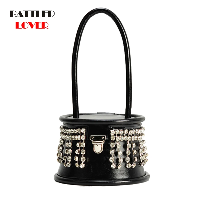 New Women PU Leather Handbags Diamond Tassel Rivets Fashion Designer Black Bucket Chain Shoulder Bags Female Party Messenger Bag
New Women PU Leather Handbags Diamond Tassel Rivets Fashion Designer Black Bucket Chain Shoulder Bags Female Party Messenger Bag