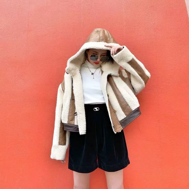 Double-Face Fur Coat Winter Women's Short Jacket Hooded Real Sheep Wool Parka Full Plet Striped Design Thick Warm Outerwear
Double-Face Fur Coat Winter Women's Short Jacket Hooded Real Sheep Wool Parka Full Plet Striped Design Thick Warm Outerwear