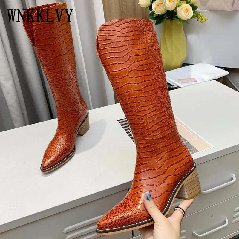 2021 autumn shoes leather crocodile pattern pointed toe fashion mid heel long knee high boots Martin boots knight boots ladies
2021 autumn shoes leather crocodile pattern pointed toe fashion mid heel long knee high boots Martin boots knight boots ladies