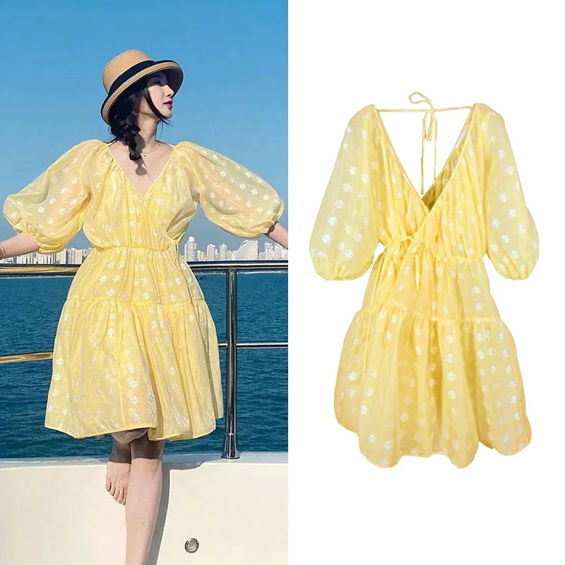 Vacation Bohemian Beach Dress 2021 Summer Vintage V-neck Puff Sleeve Yellow Floral Embroidery Mini Dresses for Women
Vacation Bohemian Beach Dress 2021 Summer Vintage V-neck Puff Sleeve Yellow Floral Embroidery Mini Dresses for Women