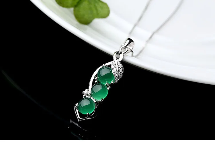 Natural Green Emerald Pendants 925 Silver Necklace Jade Bizuteria for Women Silver 925 Jewelry Joya Gemstone Pendants Gemstone 
Natural Green Emerald Pendants 925 Silver Necklace Jade Bizuteria for Women Silver 925 Jewelry Joya Gemstone Pendants Gemstone
