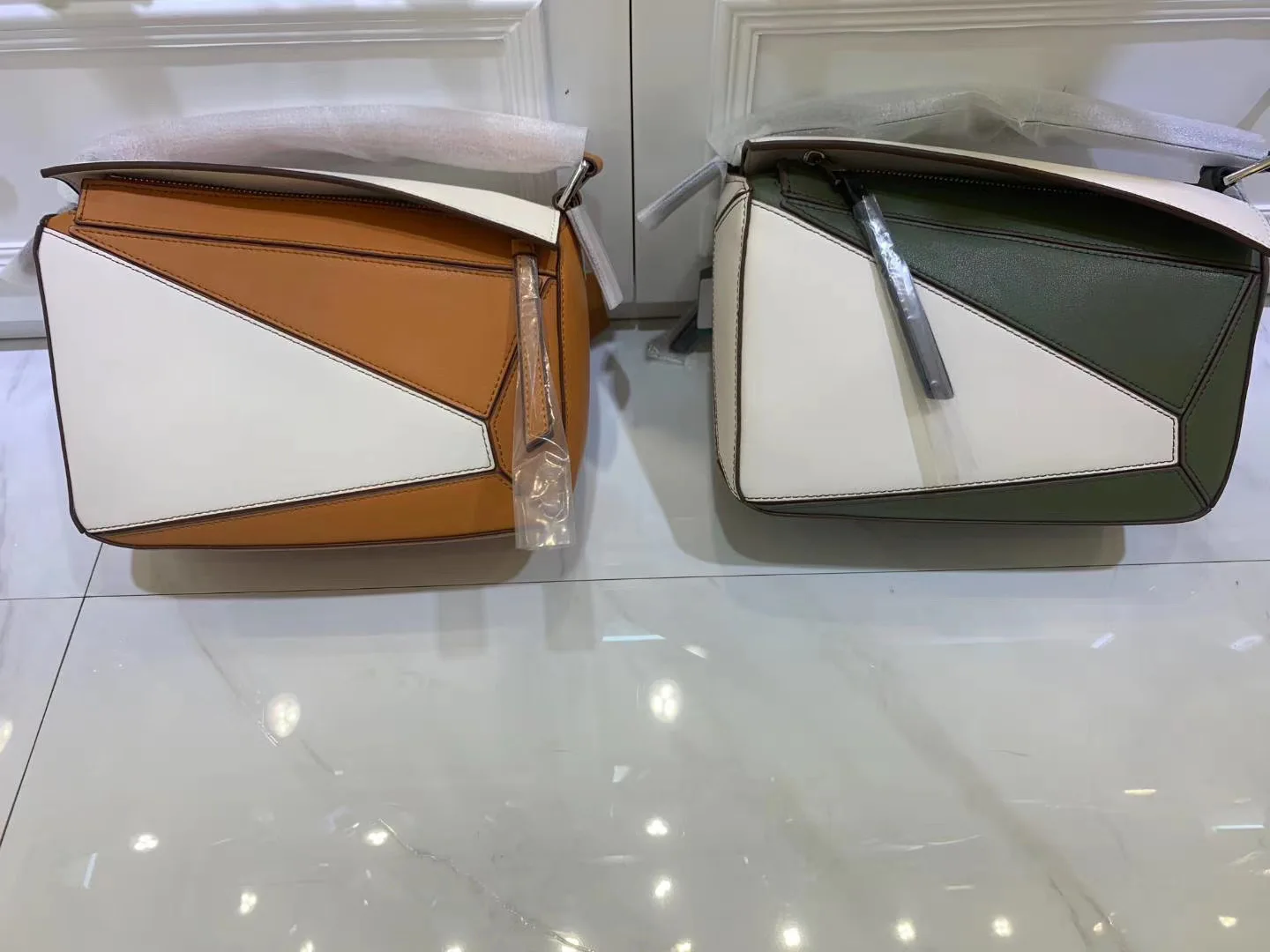 free shipping 2020 the new style fashion genuine cow leather women handbag one shoulder &crossbody bag pillow bag 24 cm 3 color
free shipping 2020 the new style fashion genuine cow leather women handbag one shoulder &crossbody bag pillow bag 24 cm 3 color