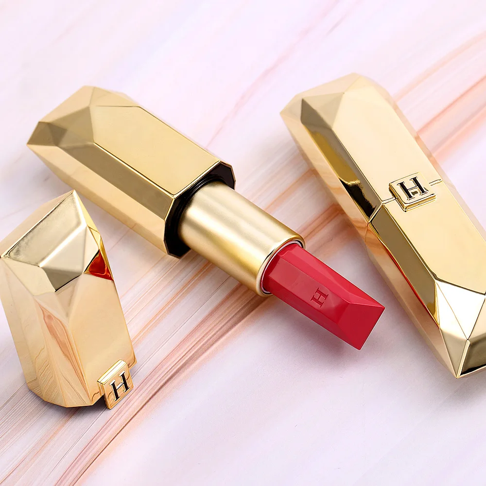 HENLICS Luxury Matte Lipstick Nude Red Lips Makeup Smooth Velvet Silky Texture 65% Rose Essential Oil Acid Lip Stick
HENLICS Luxury Matte Lipstick Nude Red Lips Makeup Smooth Velvet Silky Texture 65% Rose Essential Oil Acid Lip Stick