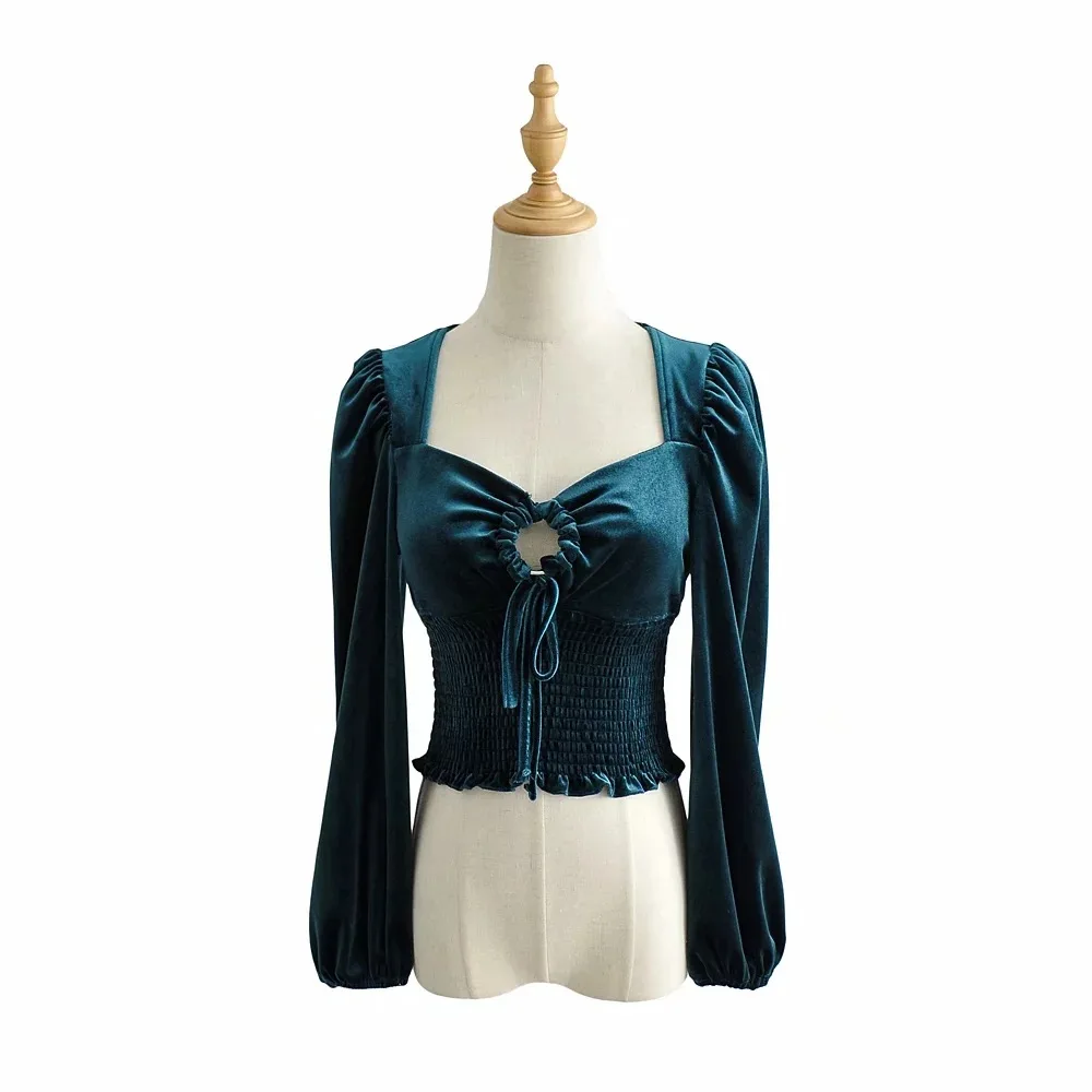 Spring and Autumn New Women's Retro bra velvet hollow drawstring wrinkled waist bubble sleeve shirt
Spring and Autumn New Women's Retro bra velvet hollow drawstring wrinkled waist bubble sleeve shirt