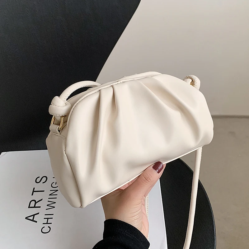 2021 new fashion messenger bag online celebrity Joker ins Korean folding cloud bagWomen's bag popular bag women 
2021 new fashion messenger bag online celebrity Joker ins Korean folding cloud bagWomen's bag popular bag women