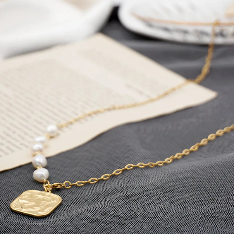 2021 New Retro Necklace Gold Color 100% Freshwater Pearl Necklace Clavicle Chain for Women Jewelry Gifts 55CM
2021 New Retro Necklace Gold Color 100% Freshwater Pearl Necklace Clavicle Chain for Women Jewelry Gifts 55CM