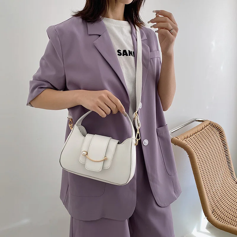 Retro Buckle Small Flap Cross Body Pearl Handbags Women Bags Designer Embroidery Thread PU Leather Shoulder Small Wallet Bags
Retro Buckle Small Flap Cross Body Pearl Handbags Women Bags Designer Embroidery Thread PU Leather Shoulder Small Wallet Bags