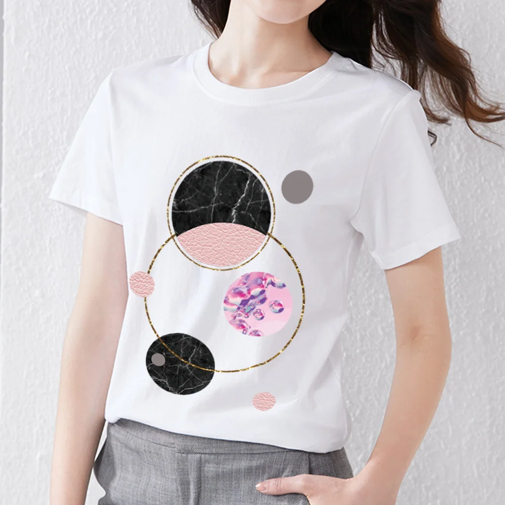 Women's Casual Slim-fit T-shirt British Style White Basic Tops Creative Geometric Commuter Pattern Printing O-neck Short Sleeves
Women's Casual Slim-fit T-shirt British Style White Basic Tops Creative Geometric Commuter Pattern Printing O-neck Short Sleeves