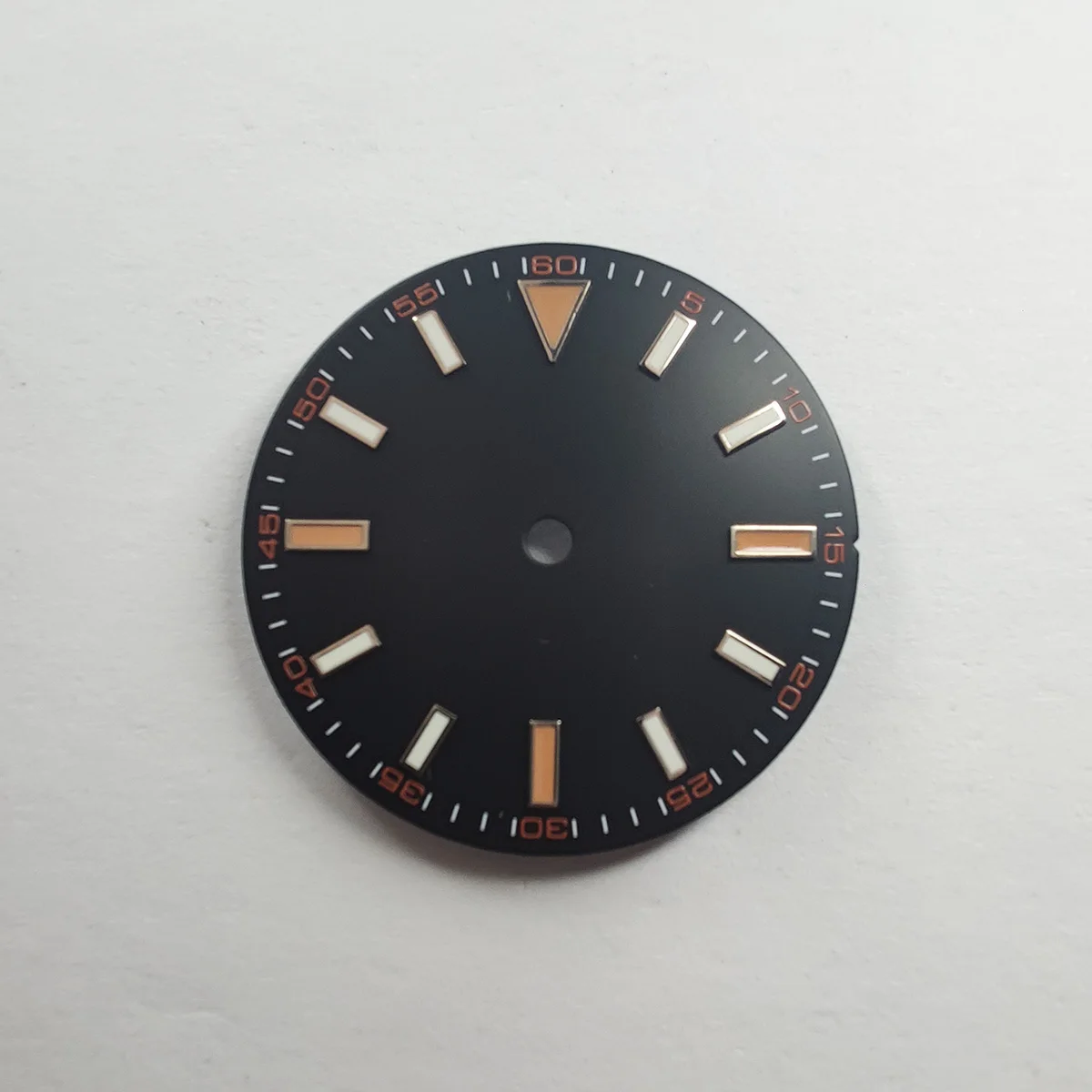 Watch Parts 29mm Sterile Dial Luminous Dial Luminous Dial Eta 2836 2824 Mingzhu Dg 2813 Miyota8215 821a Movement 0013
Watch Parts 29mm Sterile Dial Luminous Dial Luminous Dial Eta 2836 2824 Mingzhu Dg 2813 Miyota8215 821a Movement 0013