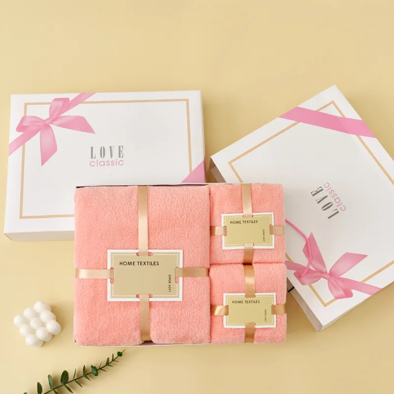 High-density Coral Fleece Three-piece Set 1 Bath Towel + 2 Towel Gift Box Can Add LOGO with Portable Christmas Gift Box
High-density Coral Fleece Three-piece Set 1 Bath Towel + 2 Towel Gift Box Can Add LOGO with Portable Christmas Gift Box