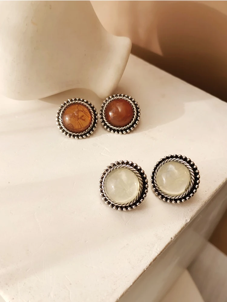 kshmir Retro metal earrings simple geometric round stud style fashion do old design earrings 2020
kshmir Retro metal earrings simple geometric round stud style fashion do old design earrings 2020