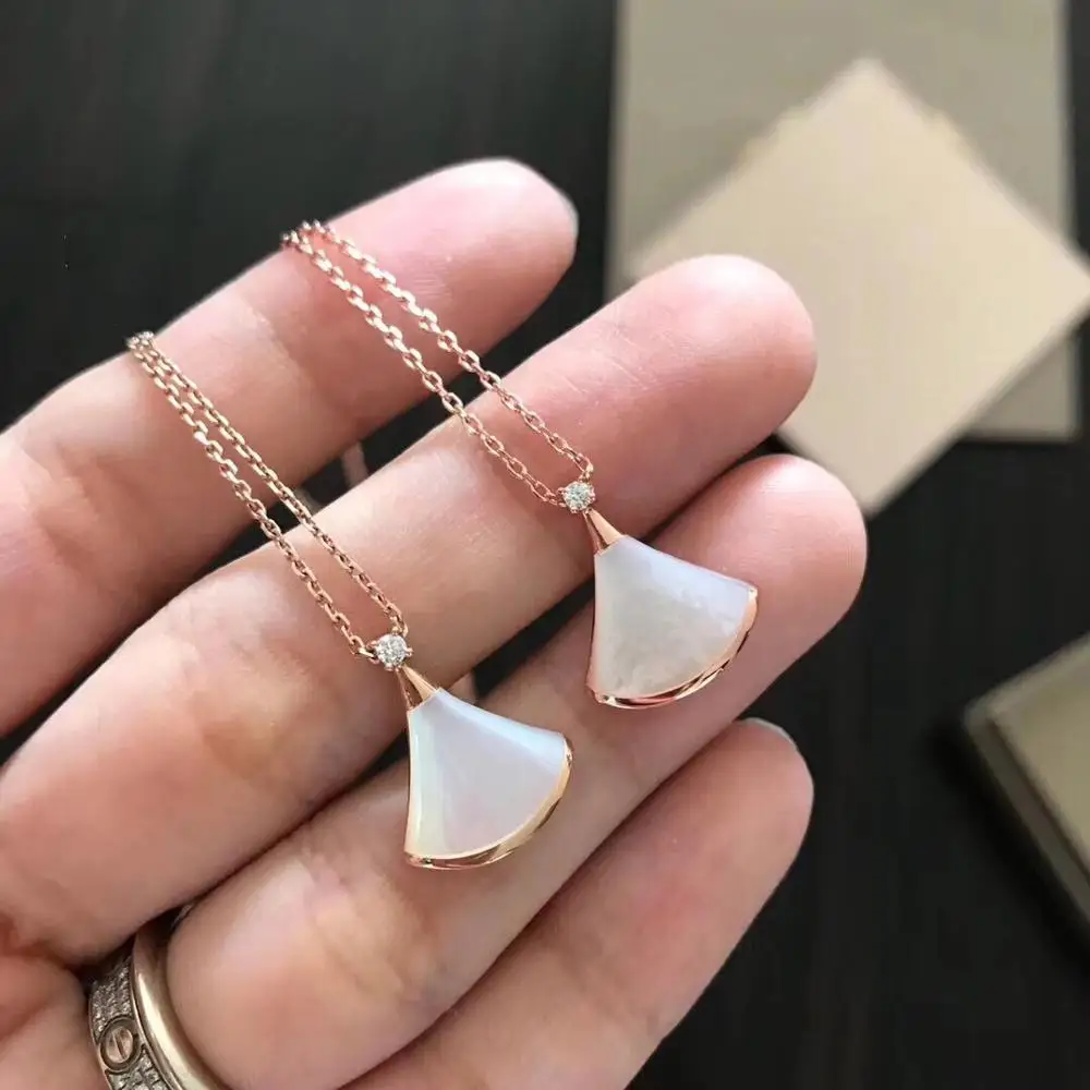 High Grad Fan Skirt Shell Fashion Jewelry Necklace Pendant Sets Female Neck Titanium Steel Rose Gold Jewel Women Girl Female
High Grad Fan Skirt Shell Fashion Jewelry Necklace Pendant Sets Female Neck Titanium Steel Rose Gold Jewel Women Girl Female