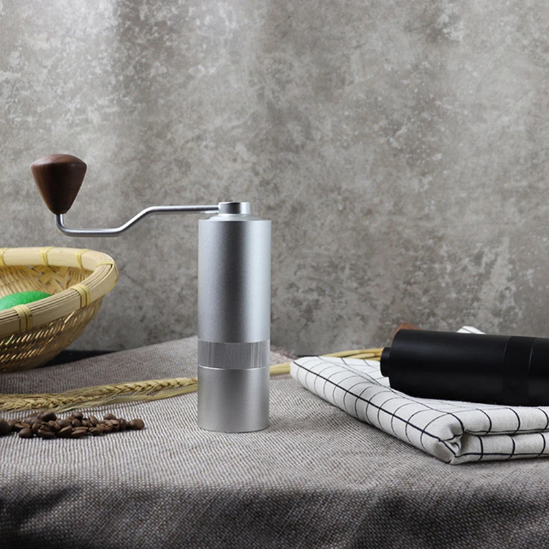 Chestnut High Quality Aluminum Manual Coffee Grinder C2 Stainless Steel Burr grinder Mini Coffee Milling
Chestnut High Quality Aluminum Manual Coffee Grinder C2 Stainless Steel Burr grinder Mini Coffee Milling