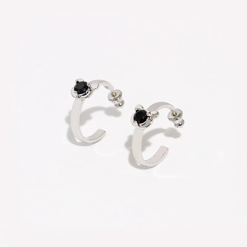 Original metal style European and American C-ring geometry lovely bear exquisite EARRINGS female Earrings
Original metal style European and American C-ring geometry lovely bear exquisite EARRINGS female Earrings